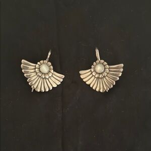 Elegant Silver Fan-Shaped Earrings